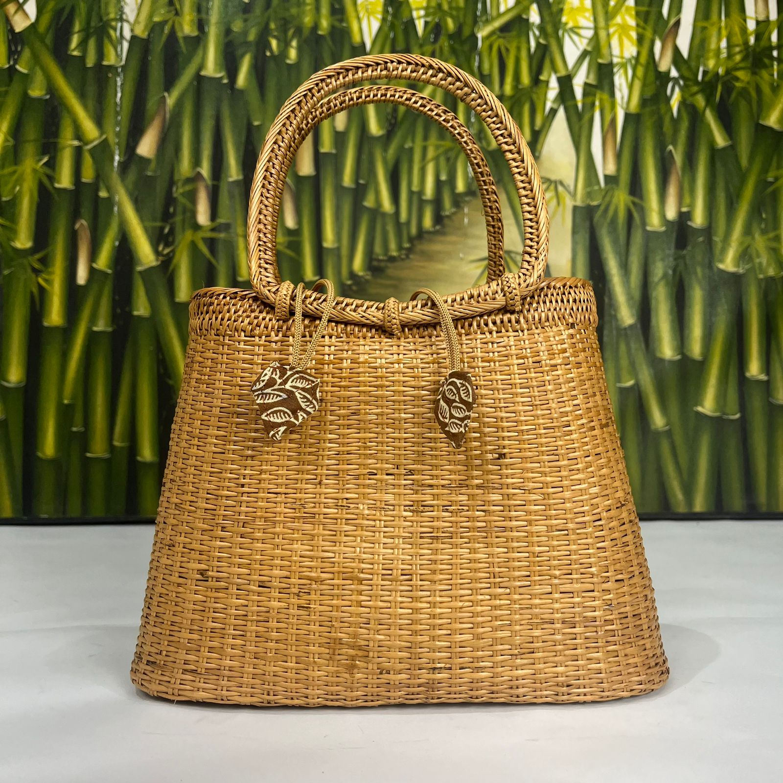Bolsa Feminina de Mão com Fundo Marrom Rattan Grass