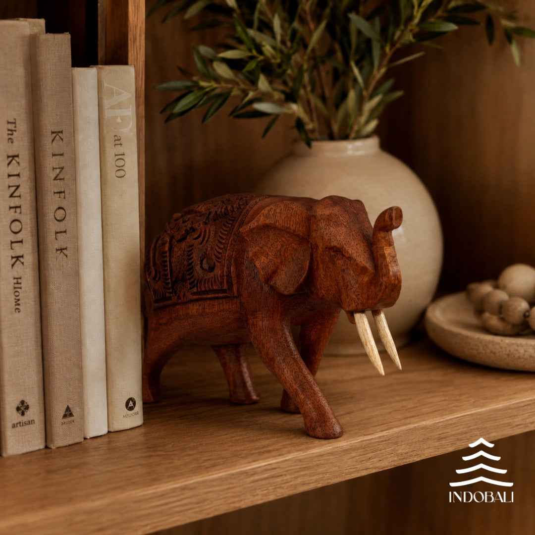 Elefante Entalhado de Madeira Suar