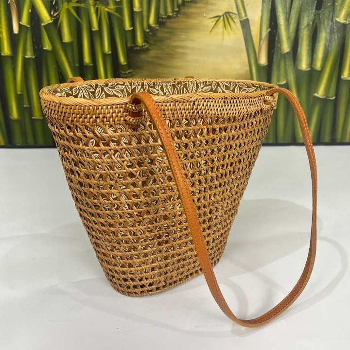 Bolsa Feminina V com Fundo Marrom Rattan Grass - IndoBali