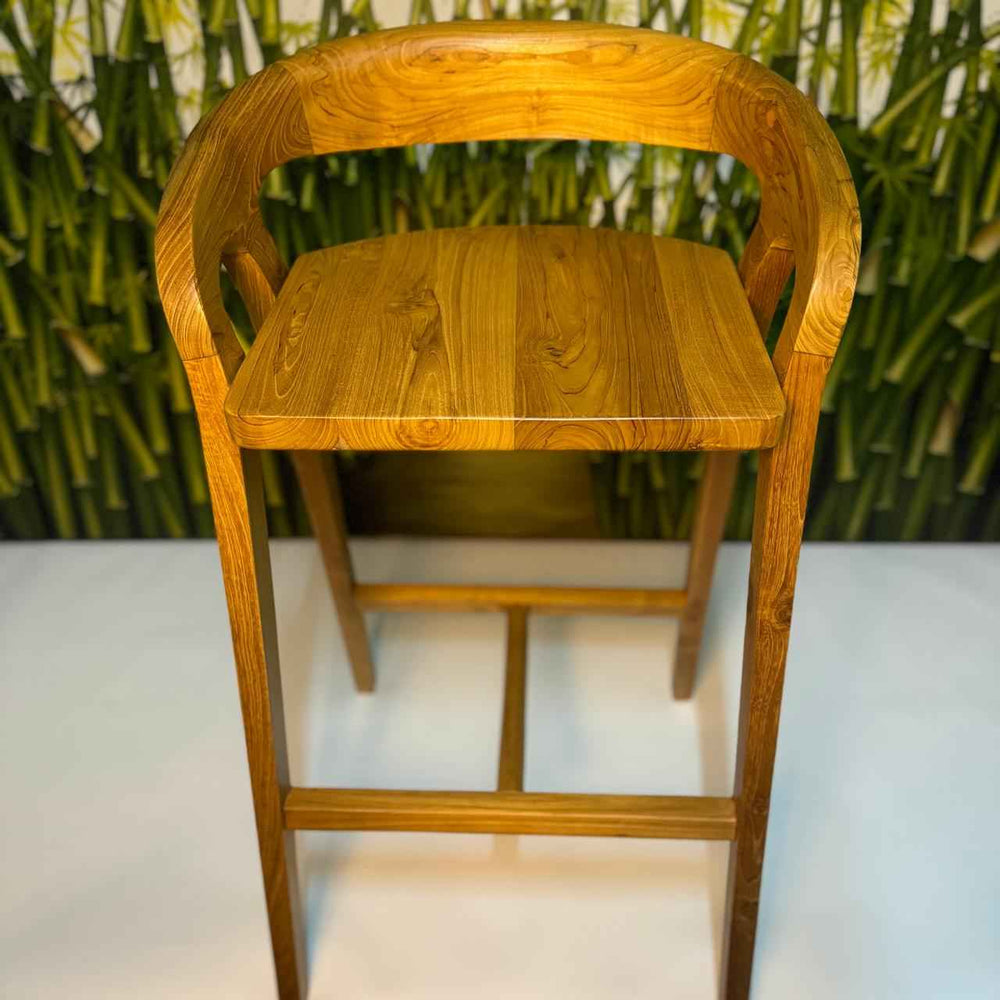 Banqueta Alta em Madeira Teca com apoio