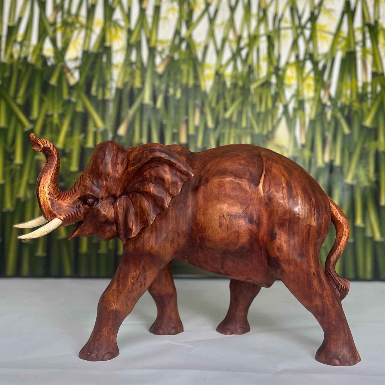 Elefante Esquerda Vermelho Liso de Madeira Suar 40 cm - IndoBali
