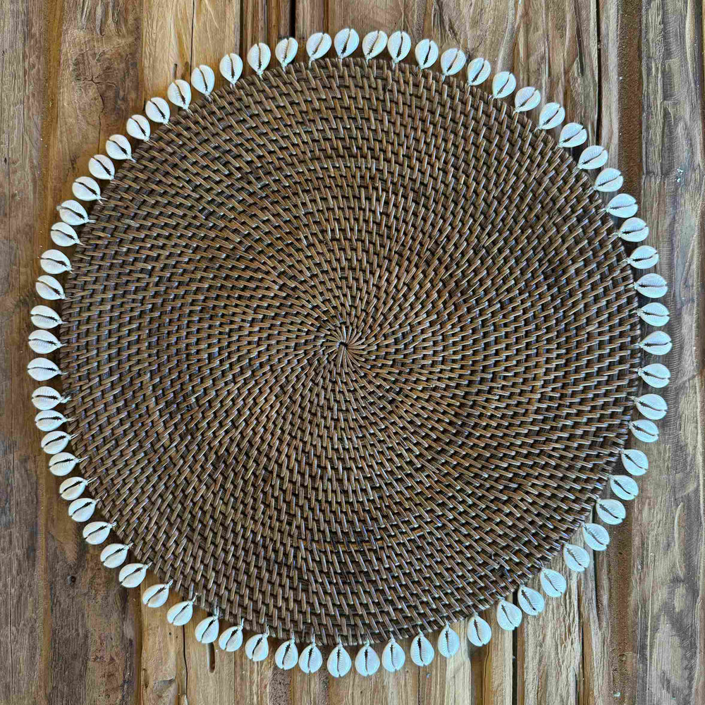 Sousplat Redondo com Búzios - Marrom Rattan - IndoBali