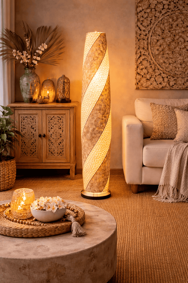 Luminária de Chão Listrada em Conchas