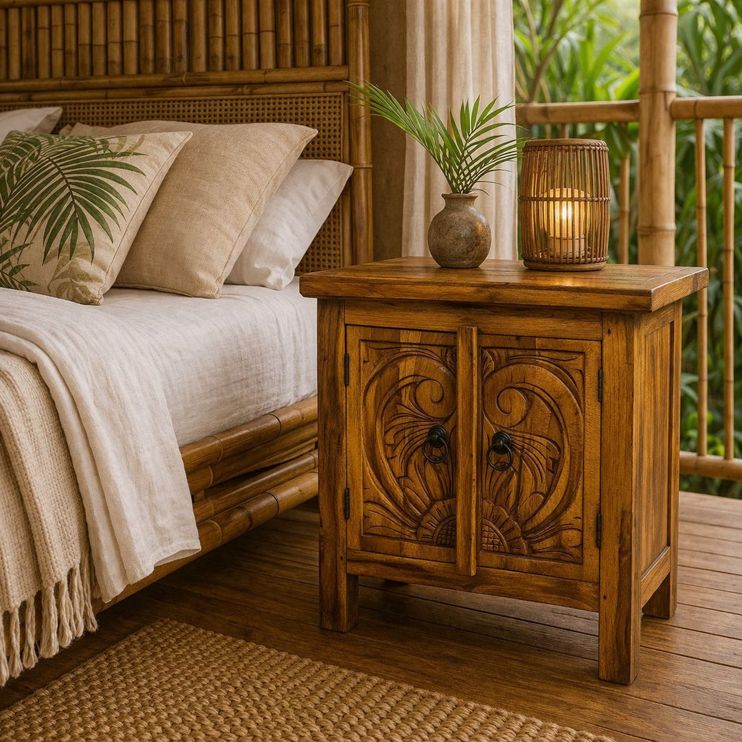 Mesa de Cabeceira de Madeira com Portas - Marrom