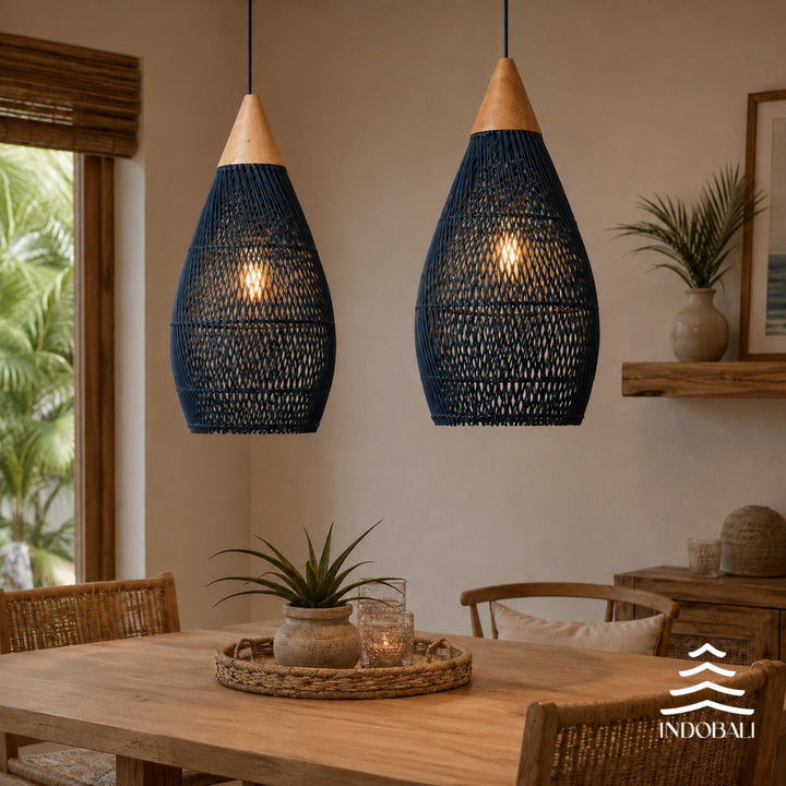 Luminária Rattan Preto Kuta com Base de Madeira