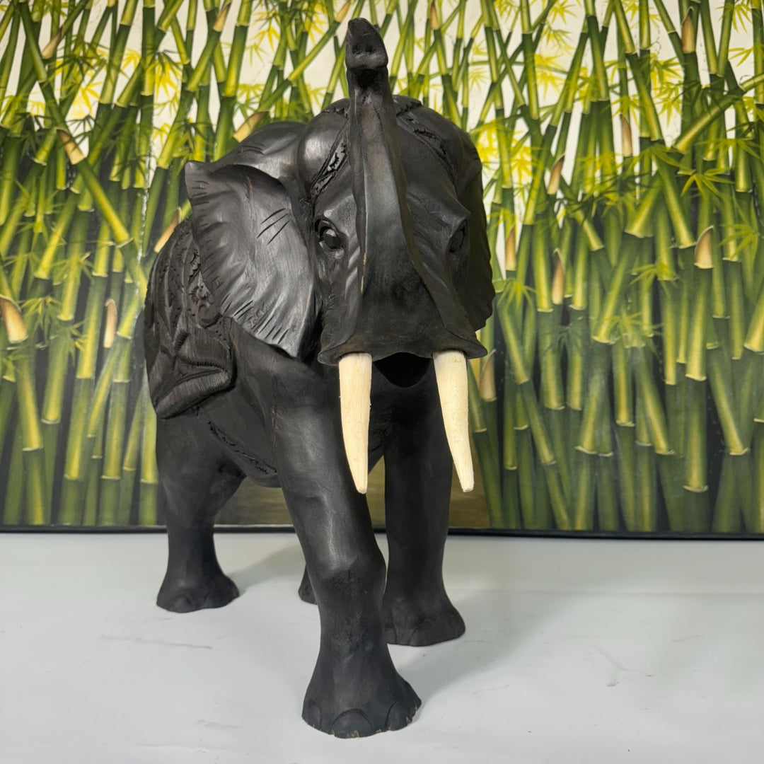 Elefante da Sorte Preto Entalhado 50cm: Modelo 02