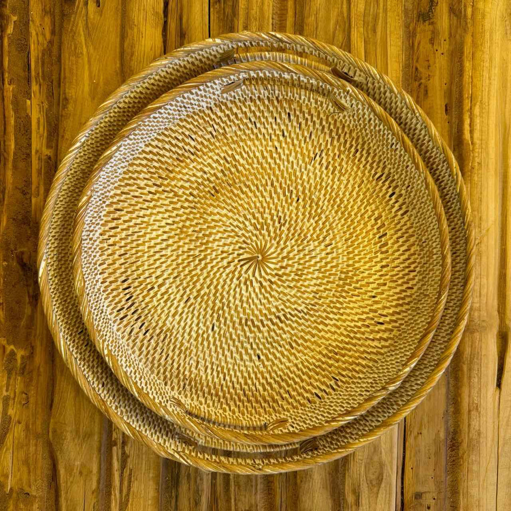 Bandeja Redonda de Rattan Cor: Branco Patinado