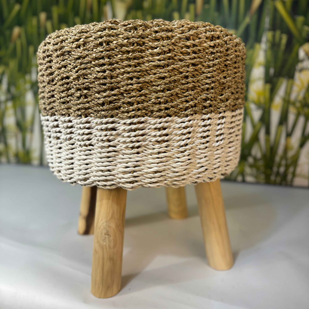 Banquinho Redondo Fibra Seagrass Branco com Bege - IndoBali